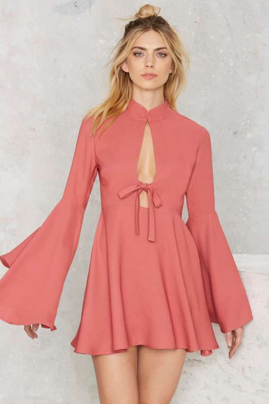 Bell Sleeve Gown - How To Pick