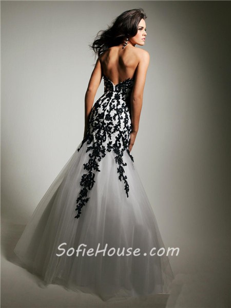 Black And White Lace Gown : New Fashion Collection