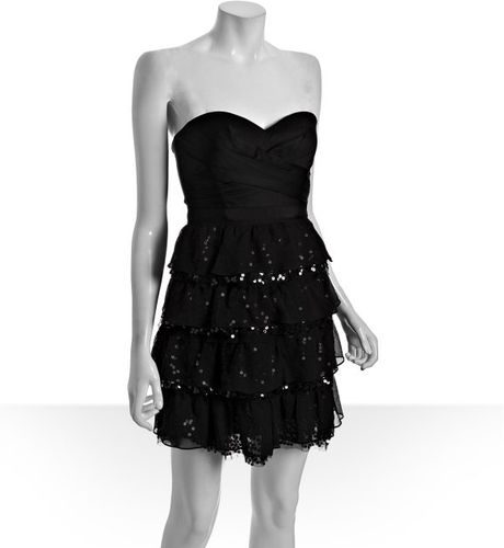 black-sequin-strapless-dress-how-to-pick_1.jpeg