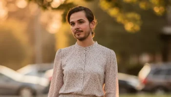 crossdressing-boy-knee-length-skirt-floral-top-outdoor